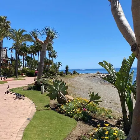 Luxury 3 Bed Duplex Penthouse, 3 Mins Walk To The *