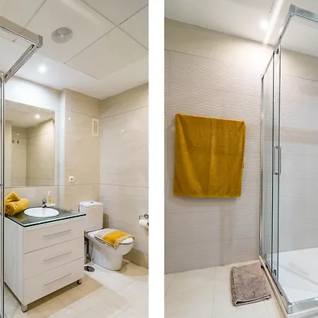 아파트 Luxury 3 Bed Duplex Penthouse, 3 Mins Walk To The 에스테포나