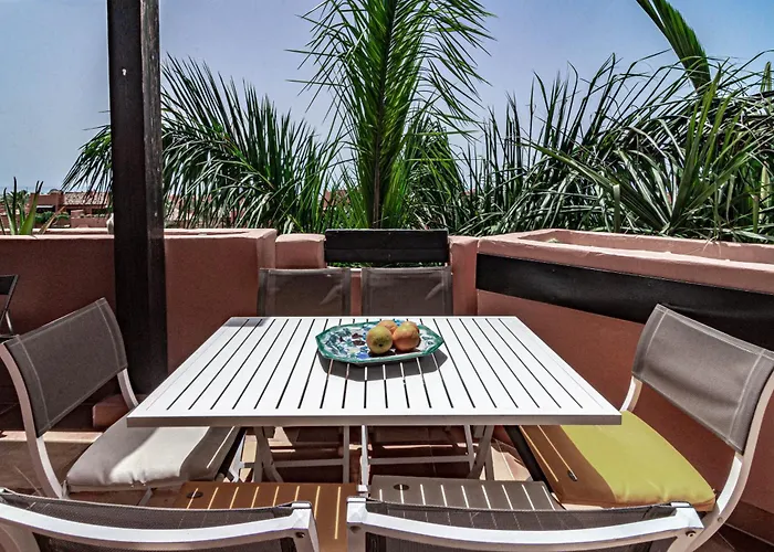 Luxury 3 Bed Duplex Penthouse, 3 Mins Walk To The Estepona