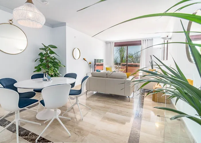 Apartment Luxury 3 Bed Duplex Penthouse, 3 Mins Walk To The *