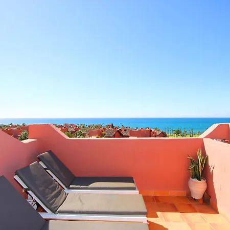 Apartmán Luxury 3 Bed Duplex Penthouse, 3 Mins Walk To The