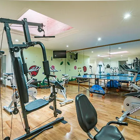 Apartman Luxury 3 Bed Duplex Penthouse, 3 Mins Walk To The Estepona
