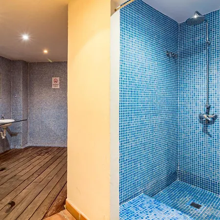 Апартаменты Luxury 3 Bed Duplex Penthouse, 3 Mins Walk To The