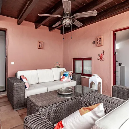 Luxury 3 Bed Duplex Penthouse, 3 Mins Walk To The Apartman Estepona