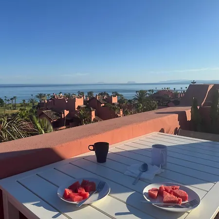 Luxury 3 Bed Duplex Penthouse, 3 Mins Walk To The * Estepona