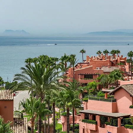 Daire Luxury 3 Bed Duplex Penthouse, 3 Mins Walk To The