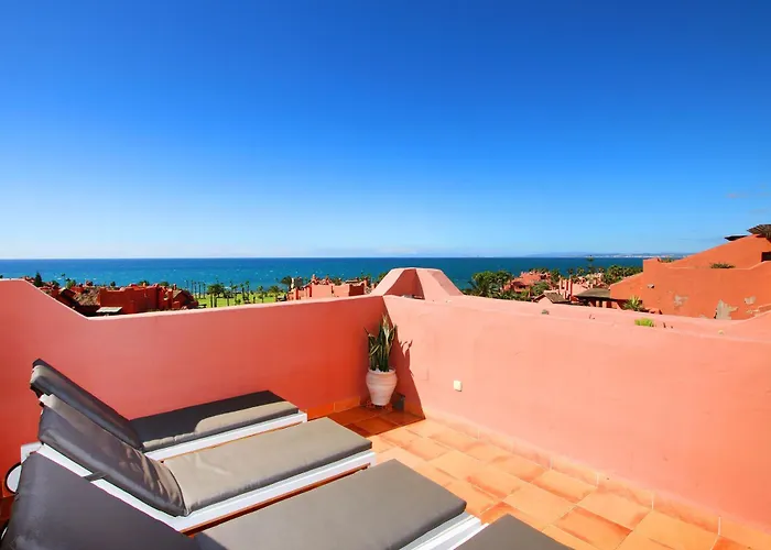 Daire Luxury 3 Bed Duplex Penthouse, 3 Mins Walk To The *