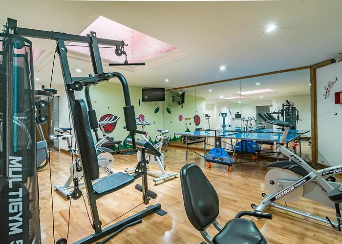 Daire Luxury 3 Bed Duplex Penthouse, 3 Mins Walk To The Estepona