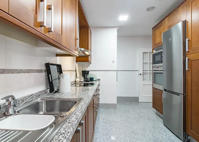 Daire Luxury 3 Bed Duplex Penthouse, 3 Mins Walk To The *